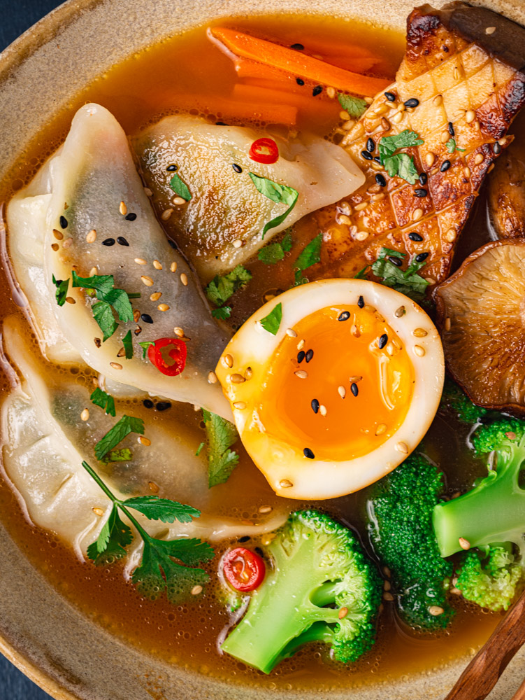 Photographie macro - gyozas - ramene - oeuf mollet de champignons - recette express